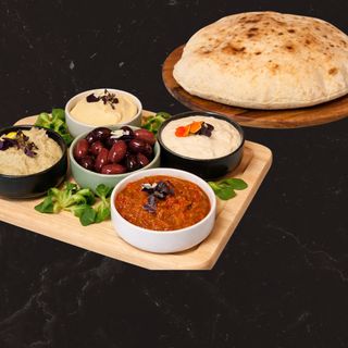 Platou Aperitiv de Post cu pâine libaneză 1.000/600 g