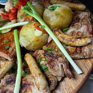 Platou traditional bucovinean pentru 4 pers. 1500g