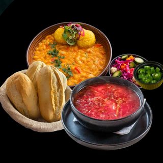 Ciorba de sfecla rosie + Mancarica de fasole cu mamaliguta si salata de muraturi