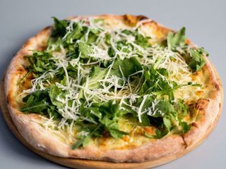 Pizza Quattro Formaggi cu rucola