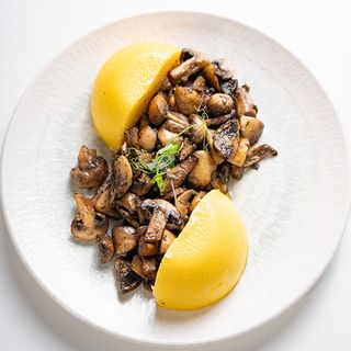 Ciuperci sote cu mamaliguta