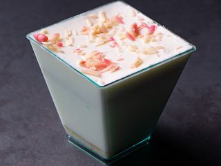 Prajitura cu iaurt cu zmeura