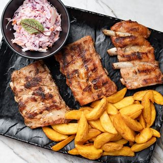 Coaste de porc la gratar