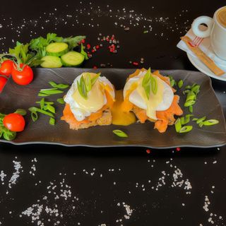 Oua benedict cu somon