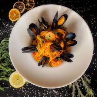 Spaghete cu fructe de mare