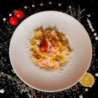 Tagliatelle cu somon