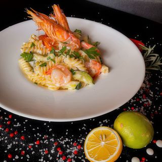 Fusilli cu creveti si zucchini