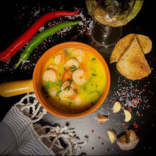 Creveti in sos de vin