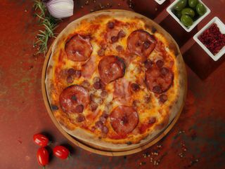 Pizza Mega Quattro Carni