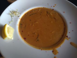 Supa thailandeza cu pulled chicken