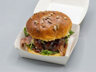 Meniu Burger La Curtea Domneasca