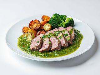 Muschi de porc cu sos de piper verde