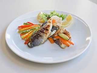 Rulou de biban de mare – umplut cu legume