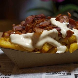 Potatoes with Bacon & Cheese sauce