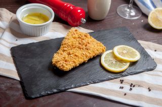 Salau pane cu cartofi natur