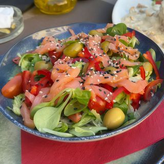 SALATA CU SOMON