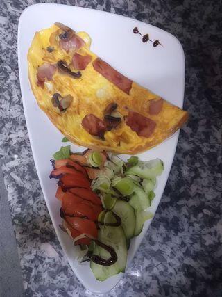 Omleta cu bacon si ciuperci