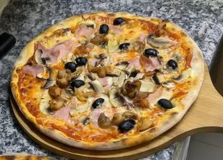 Pizza Capriciosa cu pui 