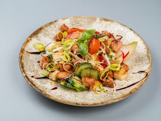Salata cu pui cu sos choice
