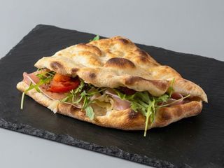Focaccia Crudo 