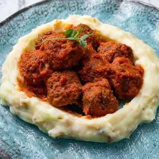 Chiftelute moldovenesti cu sos