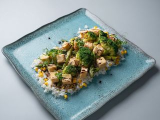 Tofu Crocant cu Broccoli si Sparanghel