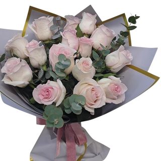 Buchet cu 15 trandafiri roz