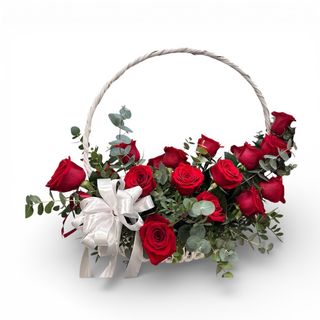 Cos mare cu trandafiri rosii