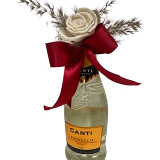 Prosecco alb si decoratiune florala