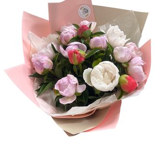 Buchet cu 17 bujori premium MIX