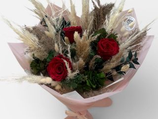 Buchet ”Love is red”