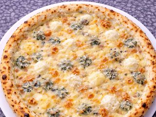 Pizza Quattro Formaggi Ø 32cm☆☆☆