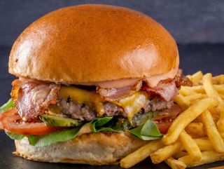 BURGER CLASIC-Set cu Cartofi Pai~600 g