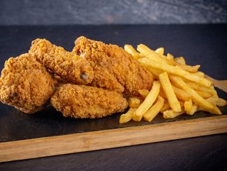 ARIPIOARE PICANTE CROCANTE-Set cu Cartofi Pai 430 g