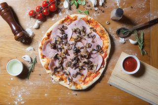 Pizza Prosciutto e funghi