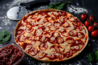 Pizza Extra Pepperoni Ø 24cm