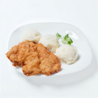 Meniu șnițel de pui cu susan, piure de cartofi