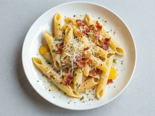 Pene carbonara