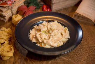 Papardelle Quattro Formaggi & Mandorle