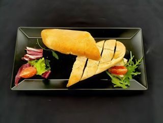 Bagheta cu usturoi si verdeata