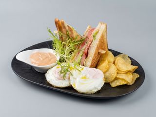 Sandwich cu Șuncă