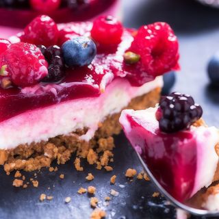 Cheese Cake cu trufe și sos de fructe de pădure