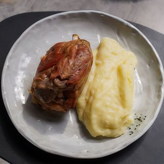 CIOLAN PORC TRADITIONAL CU PIURE DE CARTOFI