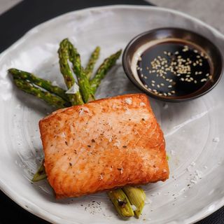 SOMON CU SPARANGHEL SI SOS TERIYAKI