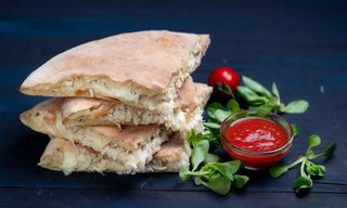 Pizza sandwich cu pui