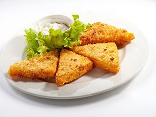 Cartofi prajiti cu cas pane