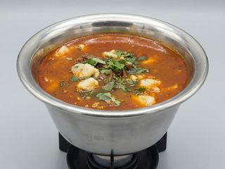 Supa gulas de vita cu galuste si cartofi