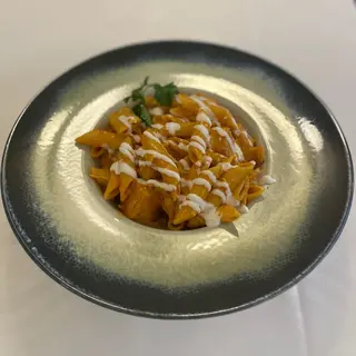 Penne cu papricas din piept de pui