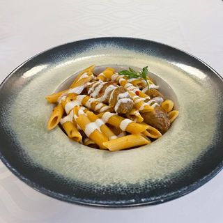 Penne cu papricas din muschiulet de porc