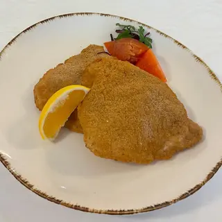 Snitel pane din piept de pui